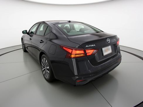 Used 2025 Nissan Altima 2.5 SV image 6