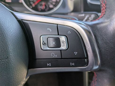 Used 2017 Volkswagen GTI SE image 19