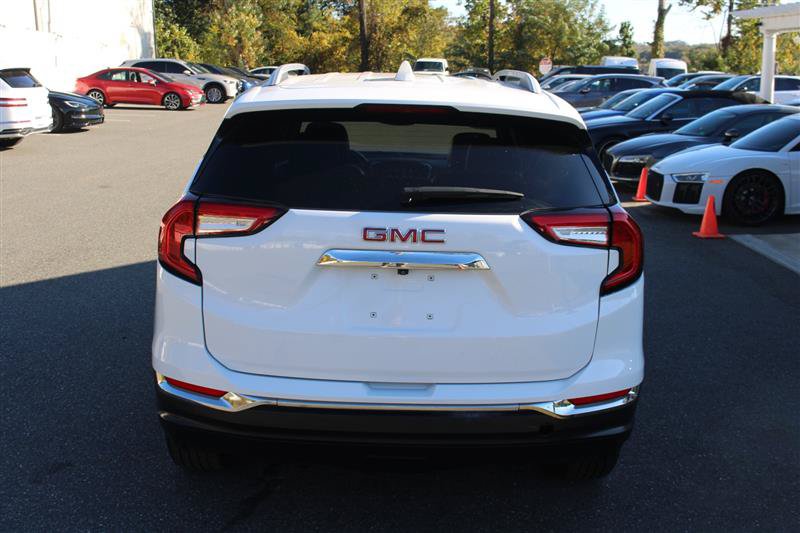 Used 2024 GMC Terrain SLT AWD/4WD image 6