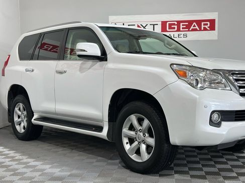 Used 2011 Lexus GX 460 Sport Utility image 2