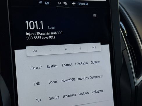 Used 2023 Ford Edge SE image 6