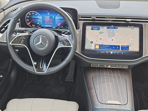 Used 2025 Mercedes-Benz E 350 Sedan image 26