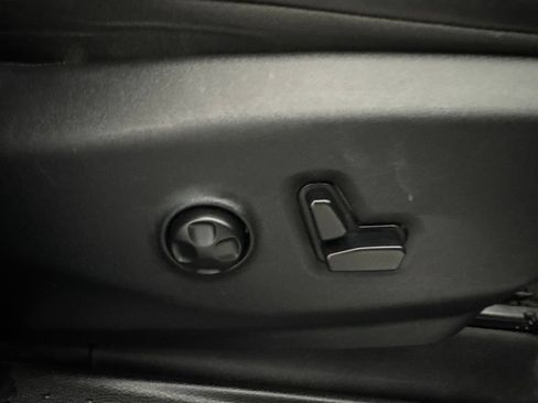 Used 2020 Chrysler Pacifica Limited FWD image 66