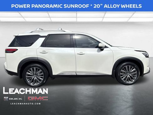 Used 2022 Nissan Pathfinder SL w/ SL Premium Package FWD image 2