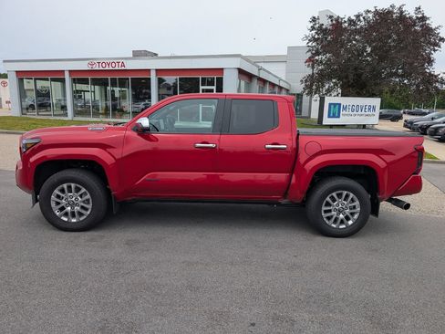 Used 2025 Toyota Tacoma Limited AWD/4WD image 2