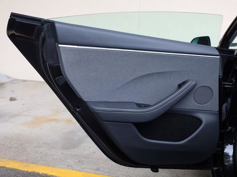 Used 2025 Tesla Model 3 Long Range RWD image 18