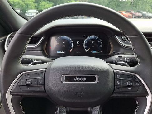 Used 2023 Jeep Grand Cherokee L Laredo AWD/4WD image 25