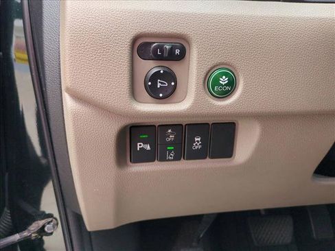 Used 2021 Honda Pilot Touring image 13