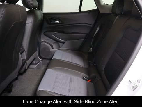 Used 2025 Chevrolet Trax LT w/ Driver Confidence Package FWD image 17