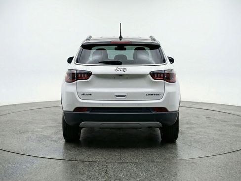Used 2025 Jeep Compass Limited image 7
