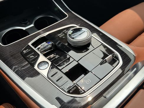Used 2026 BMW X7 M60i AWD/4WD image 25