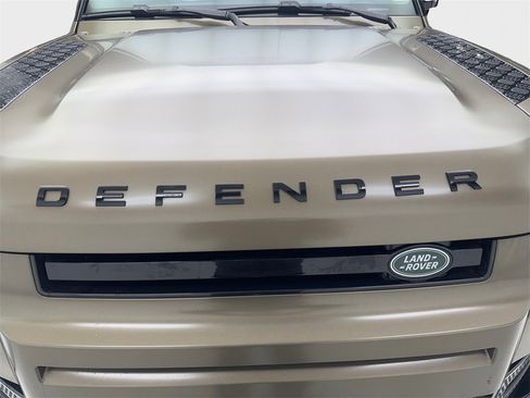 Used 2023 Land Rover Defender 130 X-Dynamic SE image 25