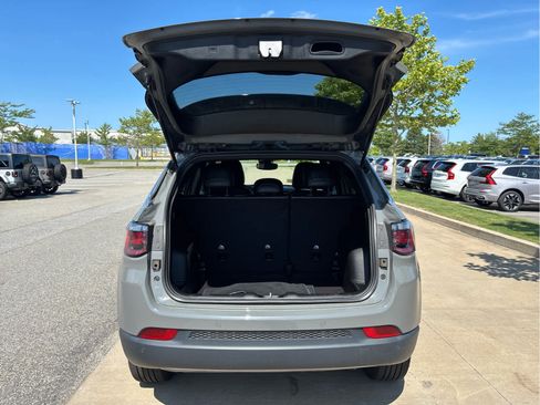 Used 2024 Jeep Compass Limited AWD/4WD image 7