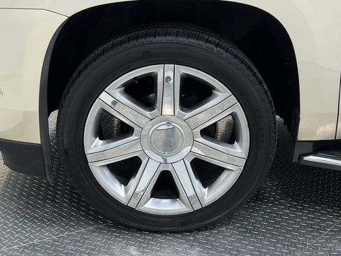 Used 2017 Cadillac Escalade Luxury AWD/4WD image 44