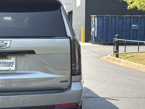 Used 2025 Cadillac Escalade ESV Sport Platinum w/ LPO, ONYX Package AWD/4WD image 25