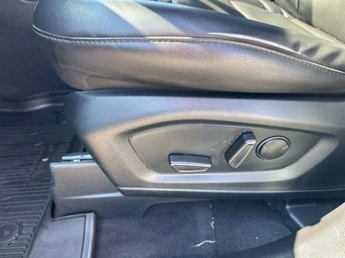 Used 2022 Ford Explorer XLT w/ Equipment Group 202A image 13