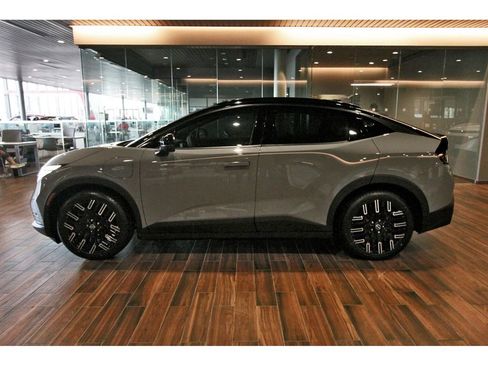 New 2026 Nissan Leaf Platinum+ w/ Cargo Package (Platinum+) FWD image 5