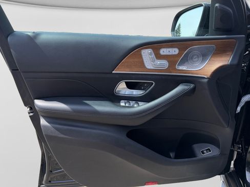 Used 2022 Mercedes-Benz GLS 450 4MATIC image 12