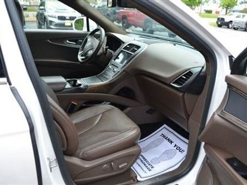 Used 2016 Lincoln MKX Reserve w/ Climate Package AWD/4WD image 26
