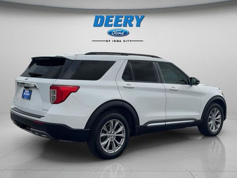 Used 2024 Ford Explorer XLT w/ Equipment Group 202A image 7
