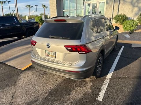 Used 2019 Volkswagen Tiguan SE w/ Panoramic Sunroof Package FWD image 7