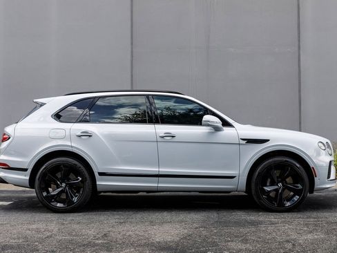 Used 2023 Bentley Bentayga AWD/4WD image 6