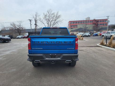 Used 2023 Chevrolet Silverado 1500 Custom Trail Boss w/ LPO, Dark Essentials Package image 4