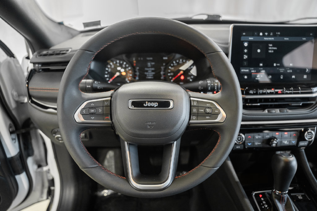 Certified 2025 Jeep Compass Trailhawk AWD/4WD image 32