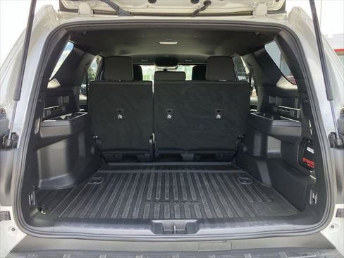 Certified 2025 Toyota 4Runner SR5 AWD/4WD image 27