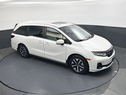 Certified 2026 Honda Odyssey EX-L image 19