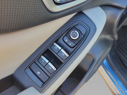 Used 2021 Subaru Forester Limited image 9