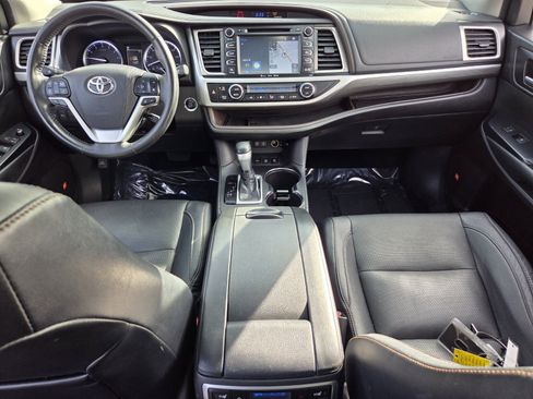 Used 2018 Toyota Highlander Limited Platinum w/ Protection Package #3 image 14