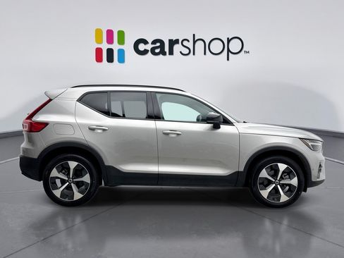 Used 2025 Volvo XC40 B5 Plus AWD/4WD image 6