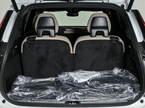 New 2026 Volvo XC90 B6 Plus w/ Protection Package Premier image 31