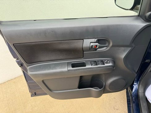 Used 2008 Scion xB FWD image 12