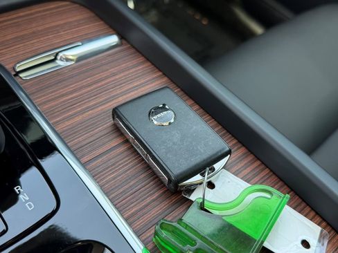 Used 2024 Volvo V60 B5 Cross Country Plus image 33