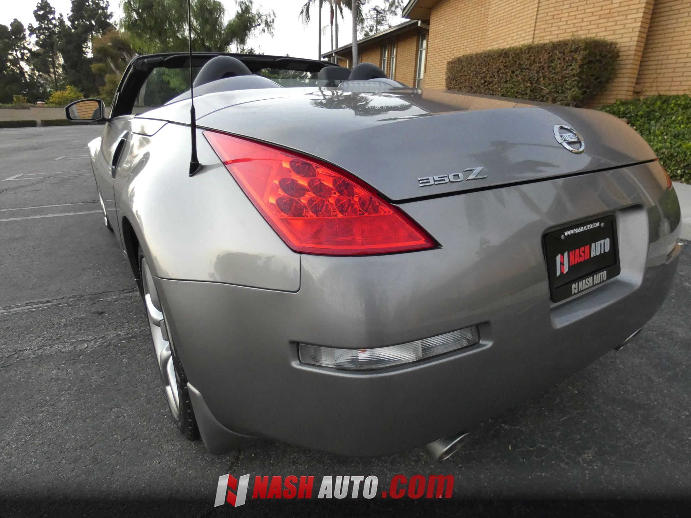 Used 2008 Nissan 350Z Touring RWD image 12