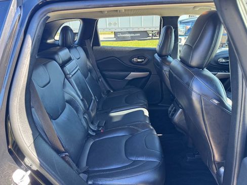 Used 2017 Jeep Cherokee Limited AWD/4WD image 13