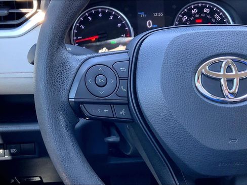 Used 2022 Toyota RAV4 XLE image 23