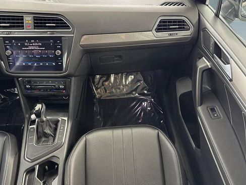 Used 2022 Volkswagen Tiguan SE FWD image 31