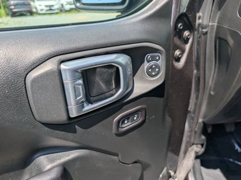 Used 2019 Jeep Wrangler Unlimited Sport S AWD/4WD image 19