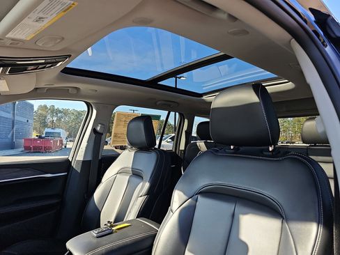 Used 2023 Jeep Grand Cherokee 4WD 4xe image 31