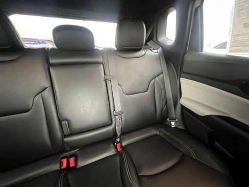 Used 2025 Jeep Compass Limited image 37