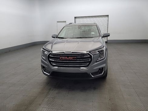 Used 2024 GMC Terrain SLT image 15