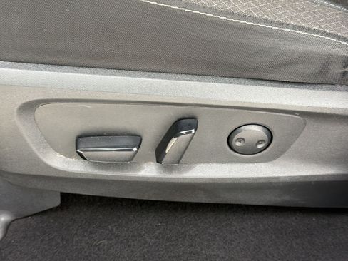 Used 2023 Nissan Pathfinder SV AWD/4WD image 13