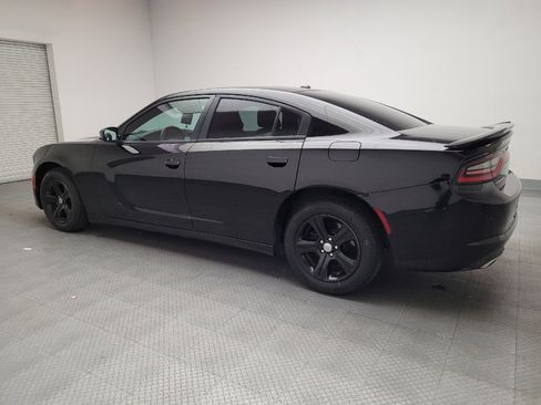 Used 2015 Dodge Charger SE w/ Popular Equipment Group image 3