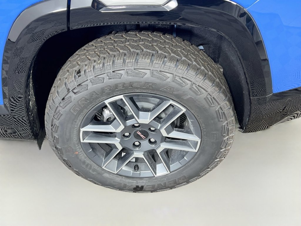 Certified 2026 GMC Terrain AT4 w/ Technology Package II AWD/4WD image 26