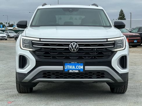 Used 2025 Volkswagen Atlas Peak Edition SE image 11