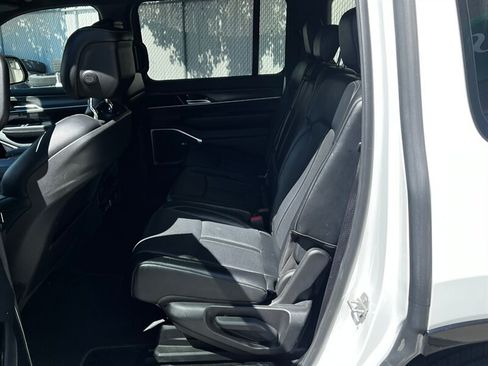 Used 2024 Jeep Wagoneer Series II w/ Flexible Seating Group AWD/4WD image 20