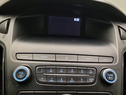 Used 2018 Ford Focus SE FWD image 25